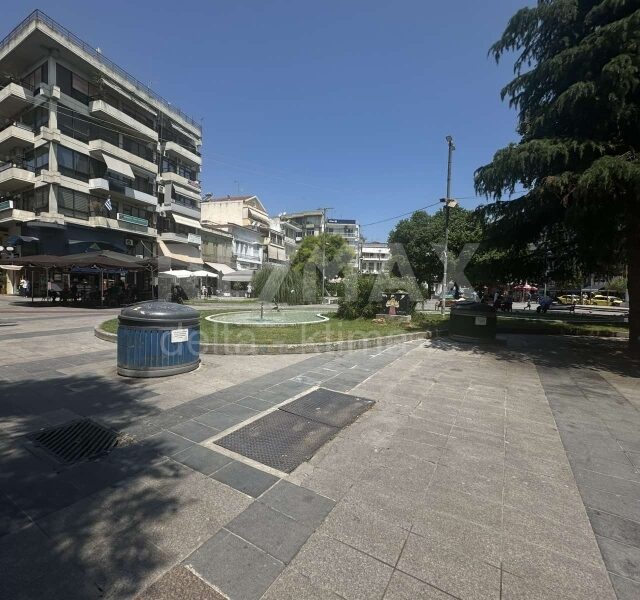 1112-71414795.jpg