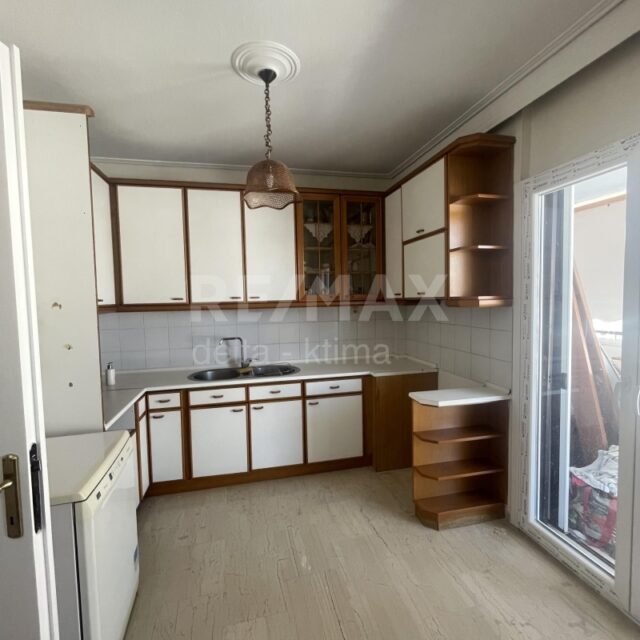 4343-73169401.jpg