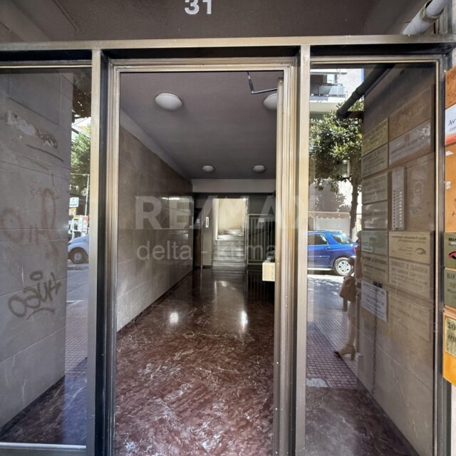 1120-76341904.jpg