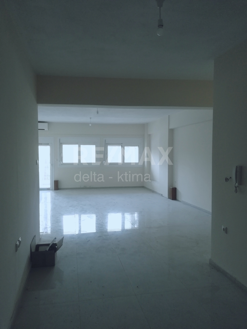 1142-80176466.jpg