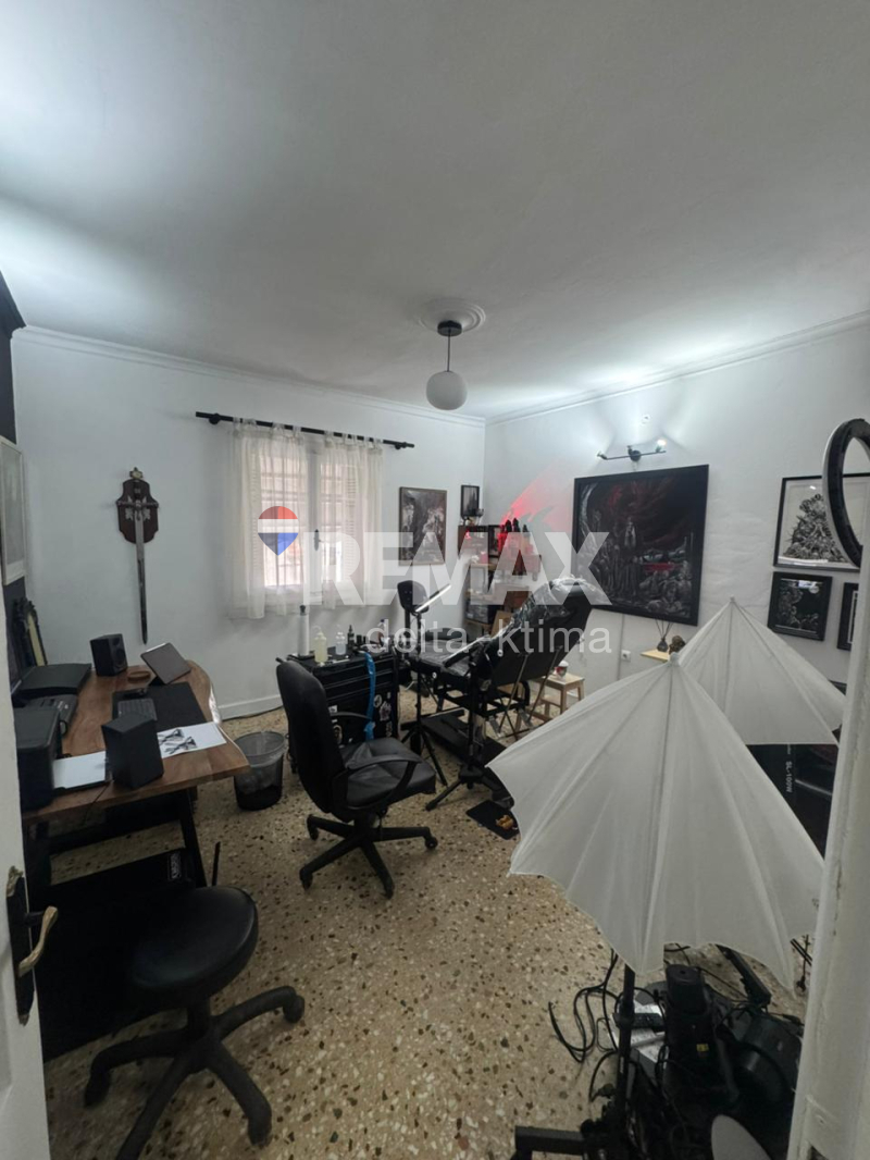 1142-83871047.jpg