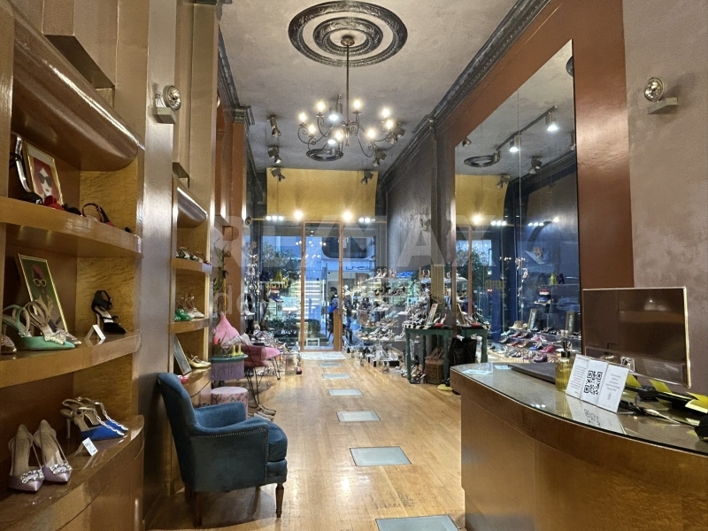 4368-83731632.jpg