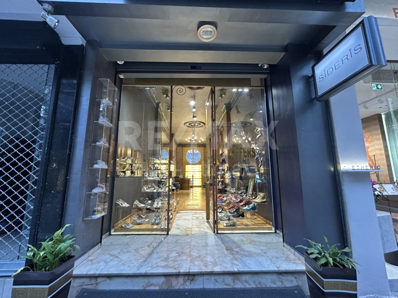 4368-83733139.jpg