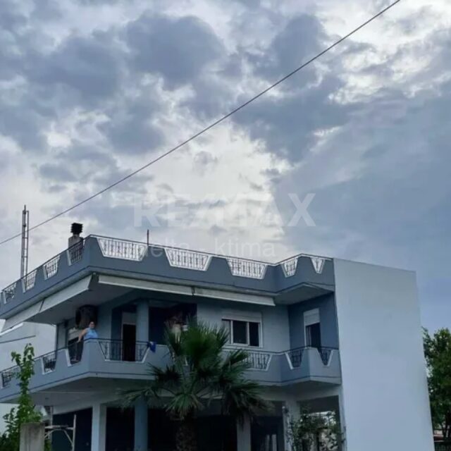 1120-79674927.jpg