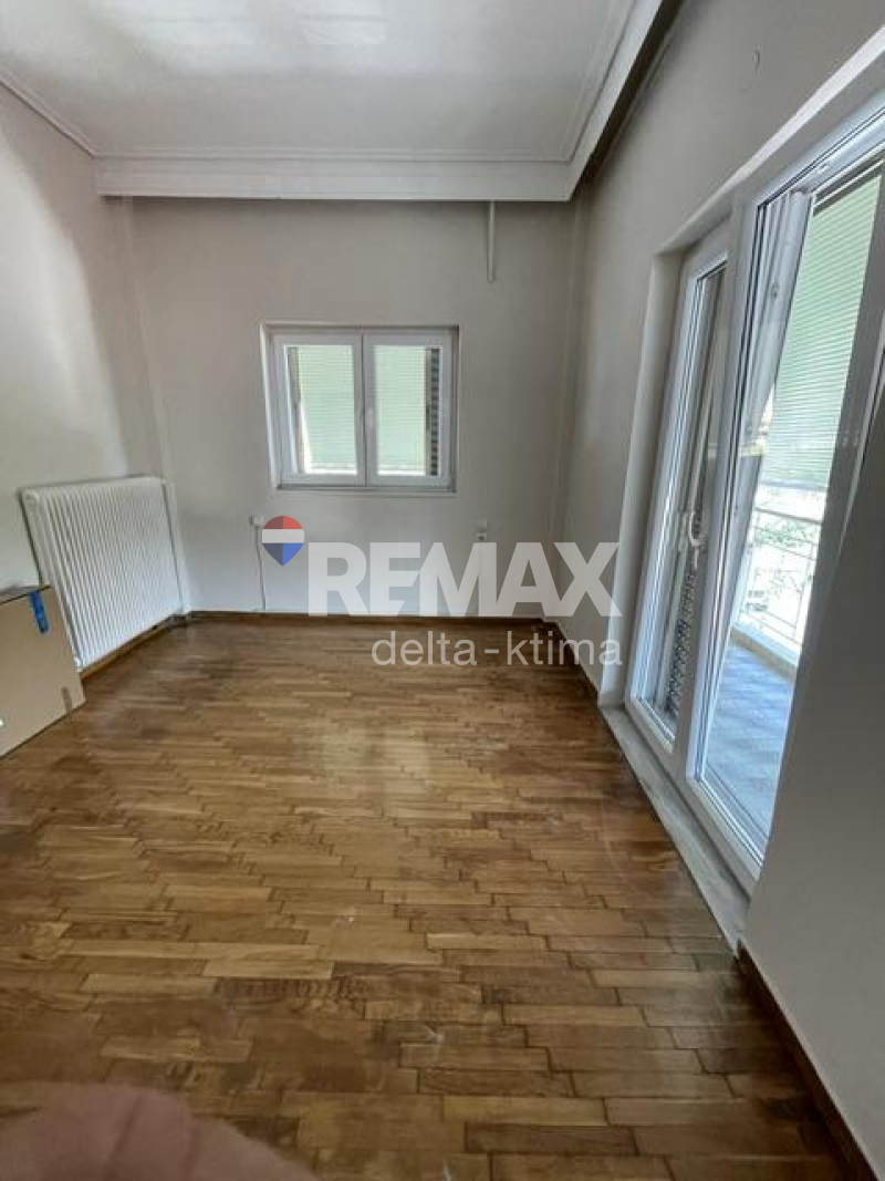 1140-90802693.jpg