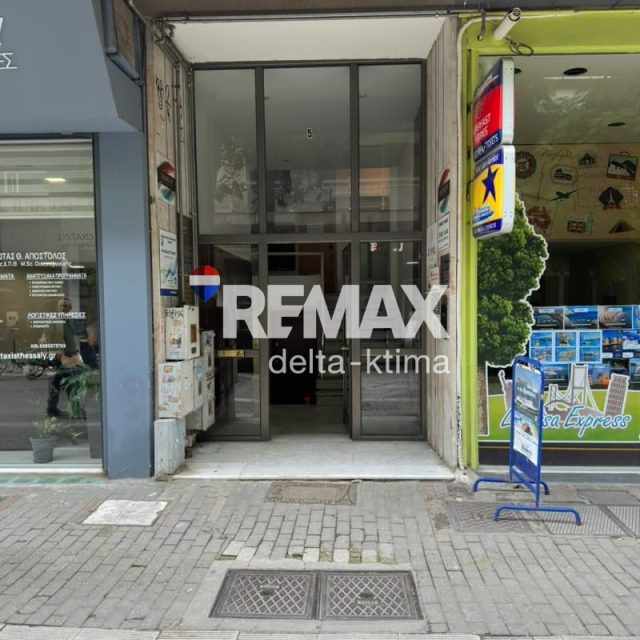 1142-90333068.jpg