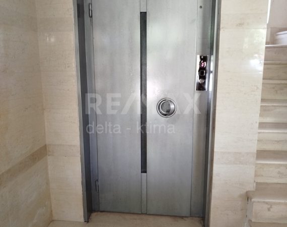 205-71114844.jpg