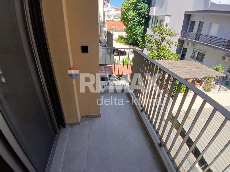 4351-90173222.jpg