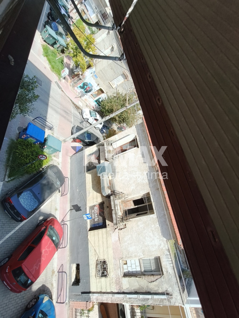 1142-92365051.jpg
