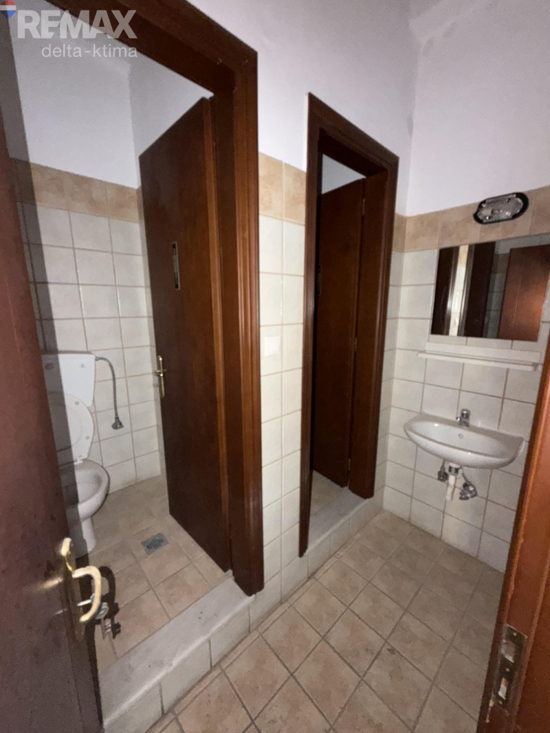 1099-9381187.jpg