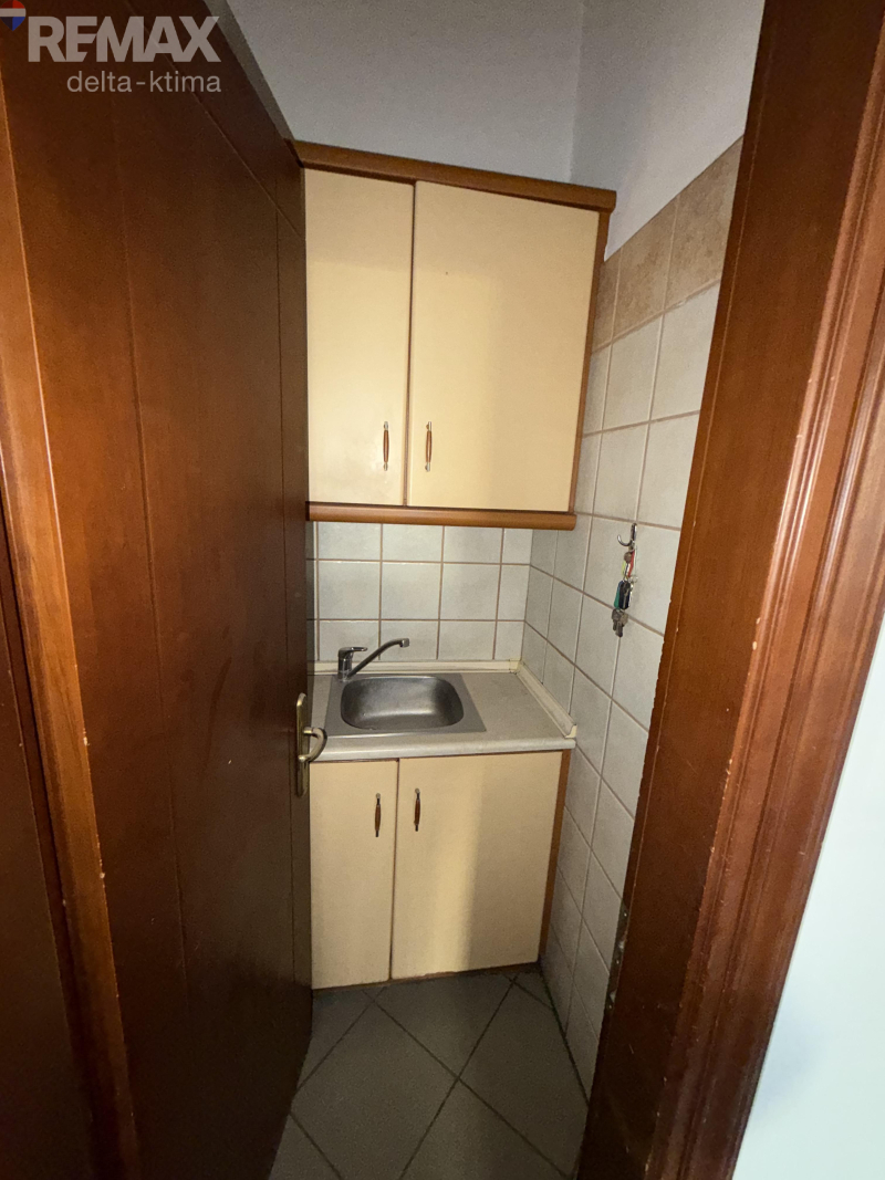 1099-9381585.jpg