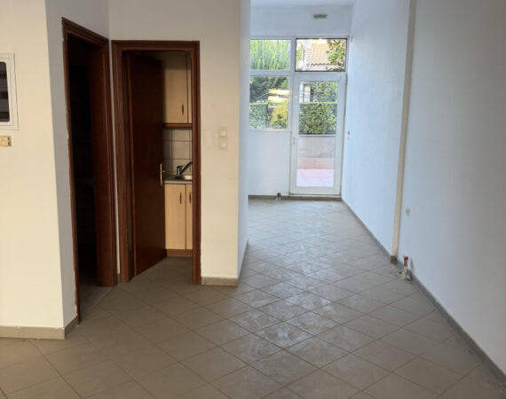 1099-9381698.jpg