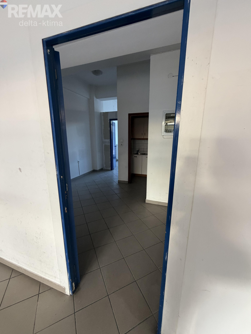 1099-93824554.jpg